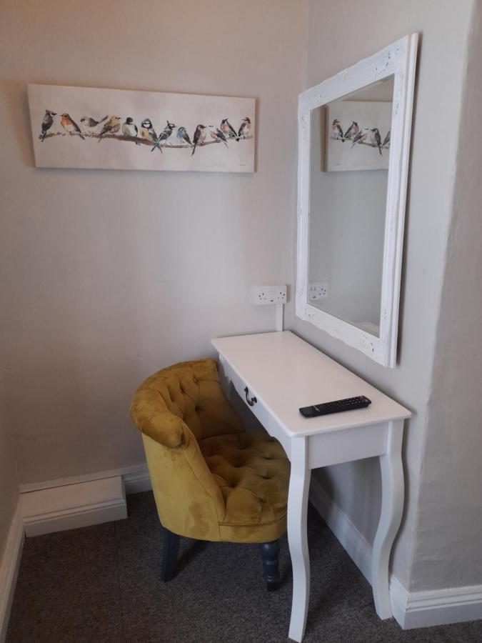 The Raven Inn Ruthin Bagian luar foto
